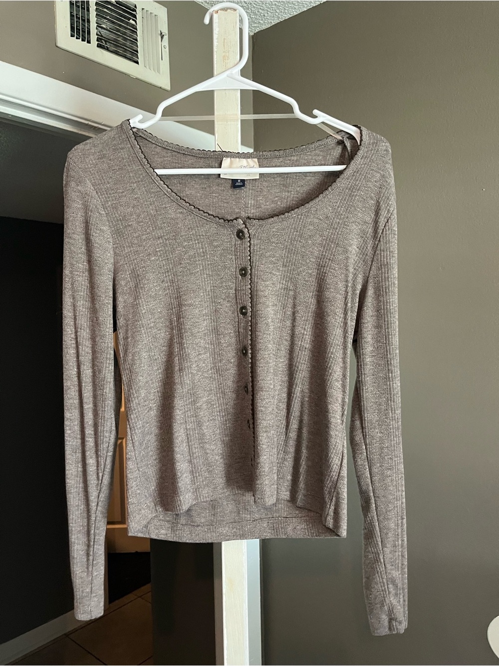 Universal Thread Taupe Ribbed Scoop-Neck Button Long Sleeve Top
